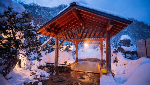 開湯800年の北海道最古の湯、知内温泉郷を訪れる